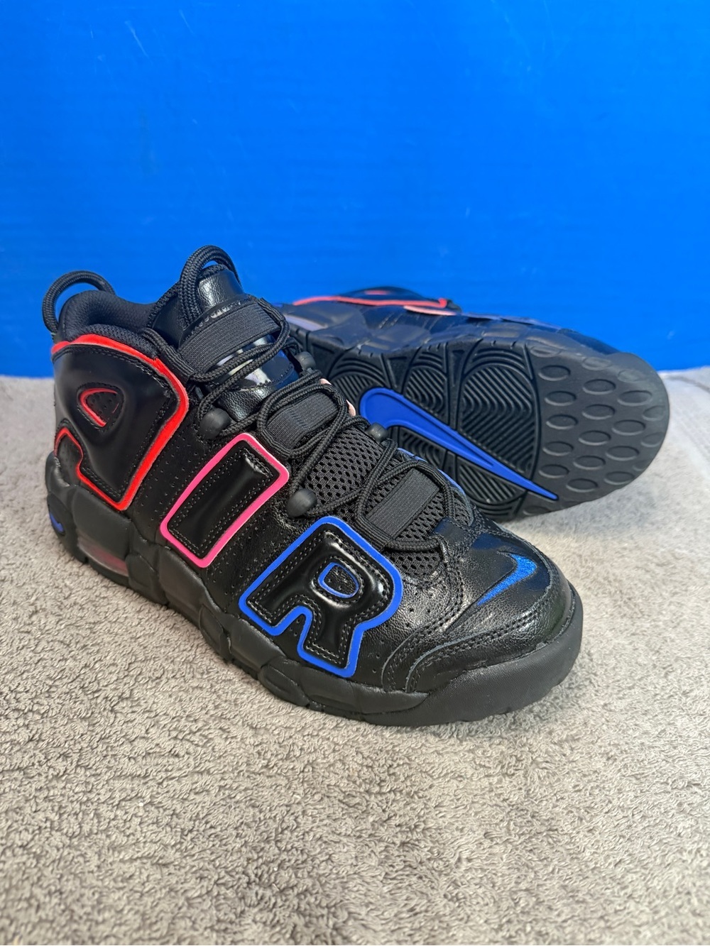 Nike more uptempo
‘Electric’ gs
Brand new